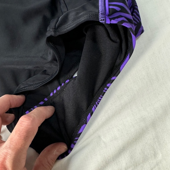 ROOTS Women's One Piece‎ Swimsuit Purple/Black Size 6 Bathing Suit Padded Cups - Picture 5 of 14